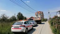 Policija i hitna pomoć u Rakovici: Intervencija na objektu sagrađenom preblizu dalekovoda