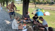 Auto-stoperi iz Evrope kampuju u Pirotu: Pauziraju humanu trku od Beča do Grčke, jedan im je cilj