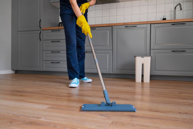 čišćenje poda, spremačica, čistačica čišćenje poda, spremačica, čistačica