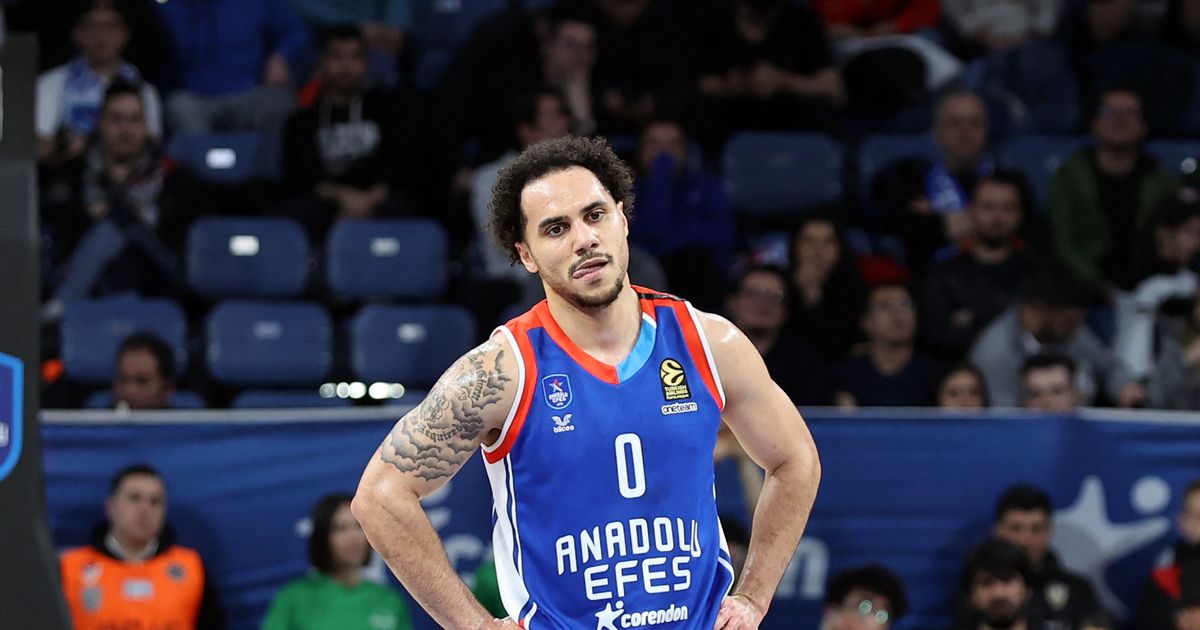 Efes se ne predaje, Lojd i Larkin srušili Fener, povreda Melija obeležila meč