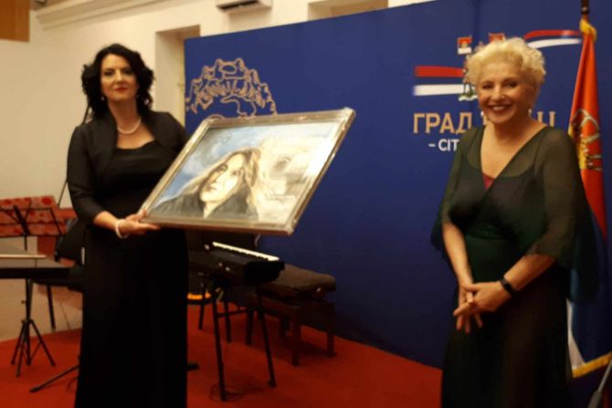 Mirjana Karanović, Grad Niš, portret