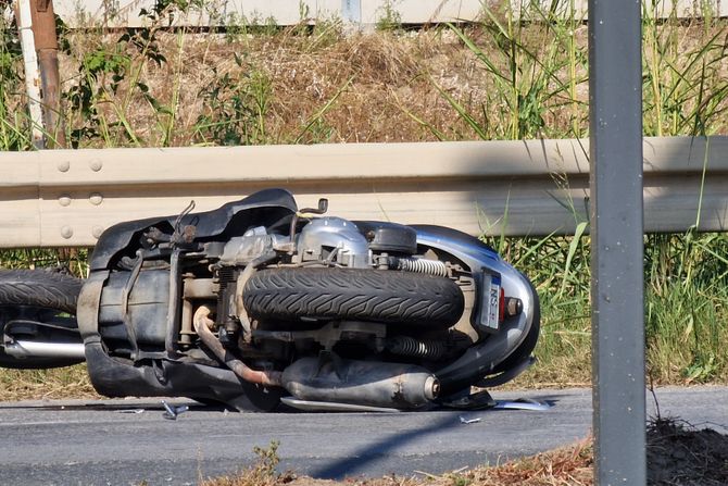 Karlovci nesreća, udes motocikl i automobil kod Sremskih Karlovaca