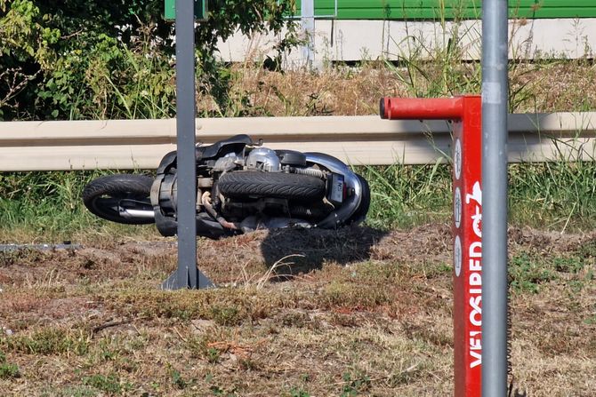 Karlovci nesreća, udes motocikl i automobil kod Sremskih Karlovaca