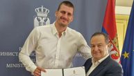 Dačić uručio Jokiću diplomatsko priznanje: "Hvala mu što uspehe posvećuje svojoj zemlji"