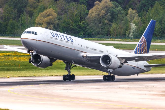 United Airlines B767