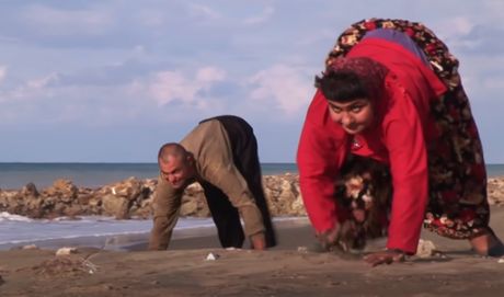 Turska porodica hoda četvoronoške Ulas family