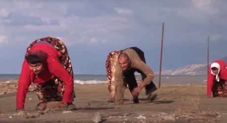 Turska porodica hoda četvoronoške Ulas family