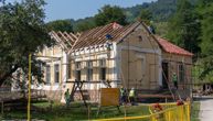 Stara škola u Bajinoj Bašti dobija novo ruho i namenu: Postaće jedinstveni Muzej ćirilice u regionu