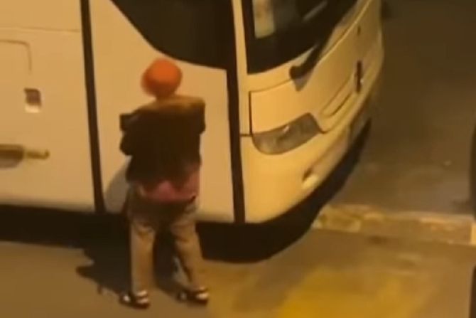 Baba šara autobus