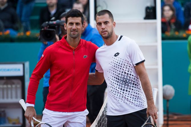 Tetovirana žena tetovaža lice Tetovirana žena tetovaža lice