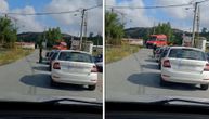 Zastrašujuća scena u Rakovici: Minibus na gradskoj liniji obilazi spuštenu rampu