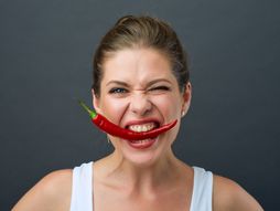 papričica, ljuta paprika, devojka, dijeta, fitnes