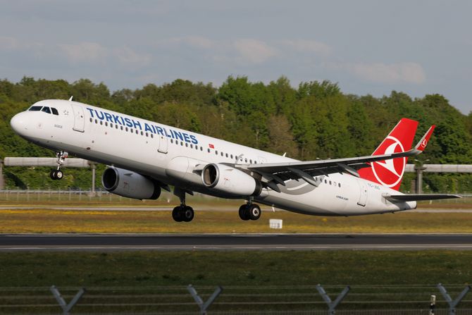 Turkish Airlines Airbus A321 Turkish Airlines Airbus A321