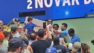 Dečak držao transparent "Volimo te Nole", Đokovićeva reakcija će vas oduševiti