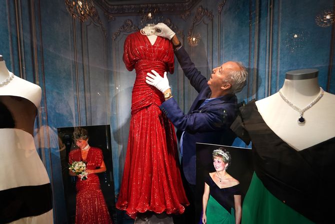 Lady Diana princeza Dajana crvena haljina Lady Diana princeza Dajana crvena haljina