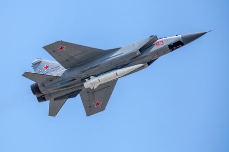 Kindžal hipersonična raketa Mikoyan MiG-31