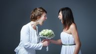 Ljubomorna sestra je pokušala da joj uništi venčanje, a budući muž je to opravdavao: Razočarana traži savete