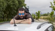 "New TikTok challenge or a different kind of madness?": Pancevo man photographed on the roof of moving car