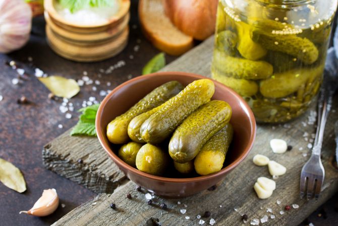 kornišoni, krastavci, krastavci u tegli kornišoni, krastavci, krastavci u tegli