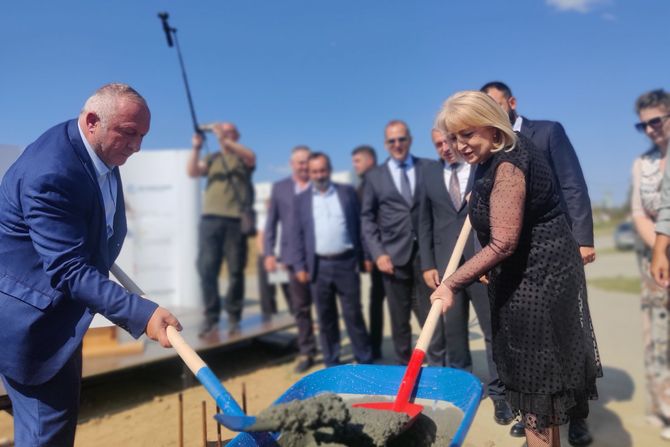 Slavica Đukić Dejanović, izgradnja novog vrtića, Petrovac na Mlavi Slavica Đukić Dejanović, izgradnja novog vrtića, Petrovac na Mlavi