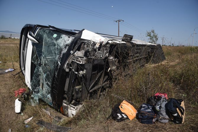 Grčka saobraćajna nesreća sudar, srpski autobus i kola