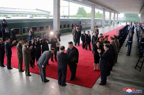 Kim Džong Un Pjongjang voz Kim Džong Un Pjongjang voz