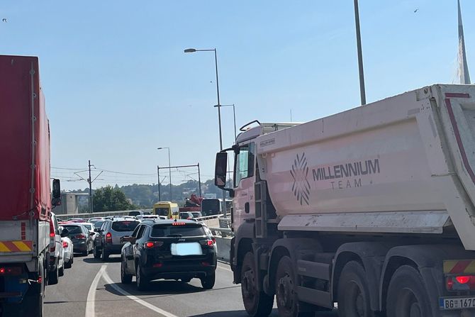 Most na Adi, gužve, sudar Most na Adi, gužve, sudar