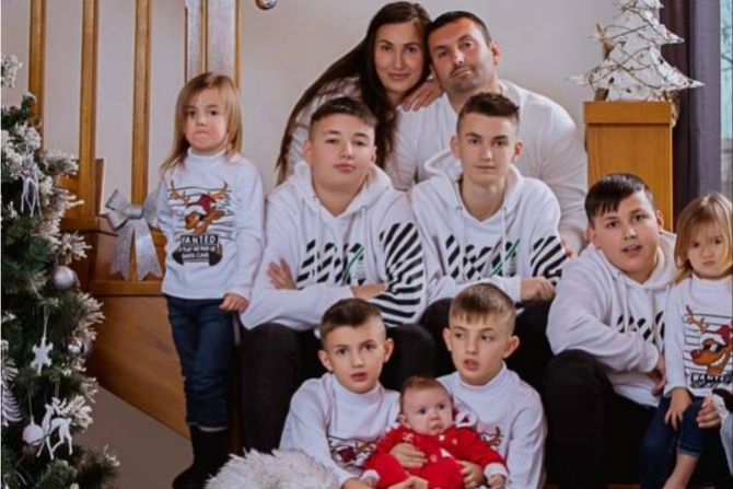Vesna i Slobodan Milićević sa decom Vesna i Slobodan Milićević sa decom