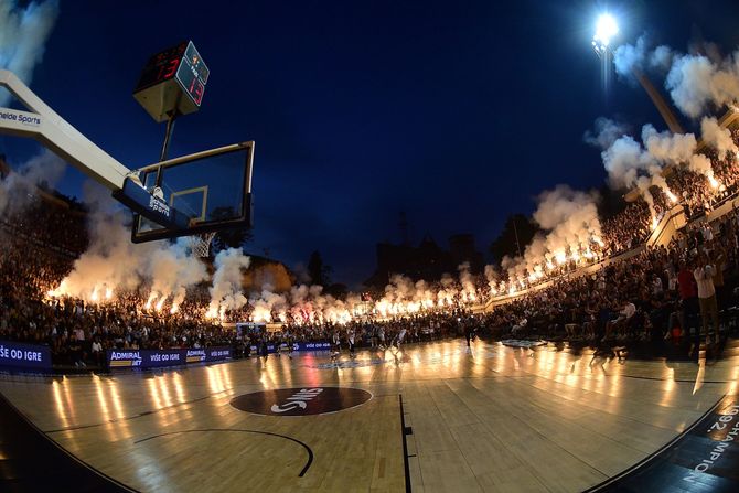Grobari, KK Partizan, KK Fuenlabrada, Tašmajdan, bakljada, Grobari Grobari, KK Partizan, KK Fuenlabrada, Tašmajdan, bakljada, Grobari