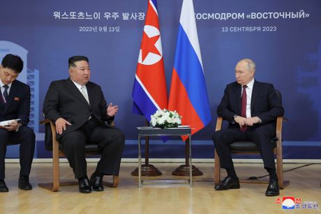 Kim Džong Un Vladimir Putin kosmodrom Rusija