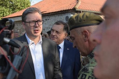 Niš Aleksandar Vučić prikaz naoružanja, vojne opreme i dela sposobnosti Vojske Srbije