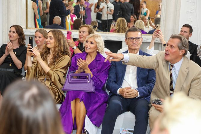 Revija Pjer Karden, Pierre Carden Revija Pjer Karden, Pierre Carden