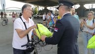 Lakićević podelio biciklistima opremu: "Neophodna veća vidljivost kako bi se smanjile nezgode"
