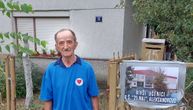 Možda star, ali ne i zaboravljen: Bivši đaci renoviraju kuću domaru Dmitru, koji sa 85 neguje bolesnog sina