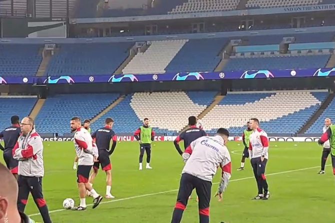 FK Crvena zvezda trening na Etihadu