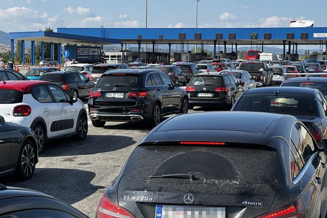 Gužne na granici granica sa Grčkom granični prelazi  na ulazu u Srbiju iz Makedonije i Grčke