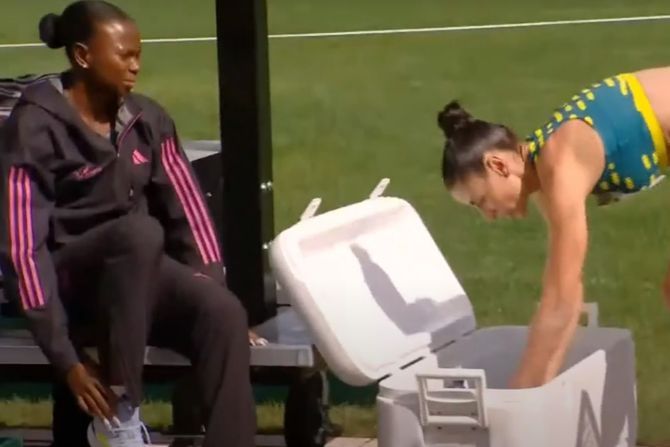 Ivana Vuleta pomaže povređenoj Ese Bruma Ivana Vuleta pomaže povređenoj Ese Bruma