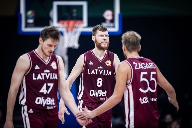 Arturs Kuruc, Davis Bertans i Arturs Žagars, Letonija