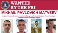 Jedan od najtraženijih hakera na FBI listi provocira američku vladu: Napravio majice sa svojom poternicom