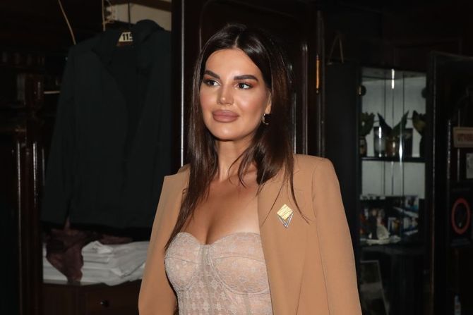 Jovana Ljubisavljević Jovana Ljubisavljević