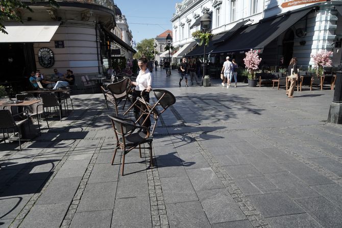 Ubadanje nozem, restoran Snezana