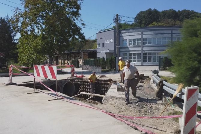 Loznica kod Čačka, Loznička reka