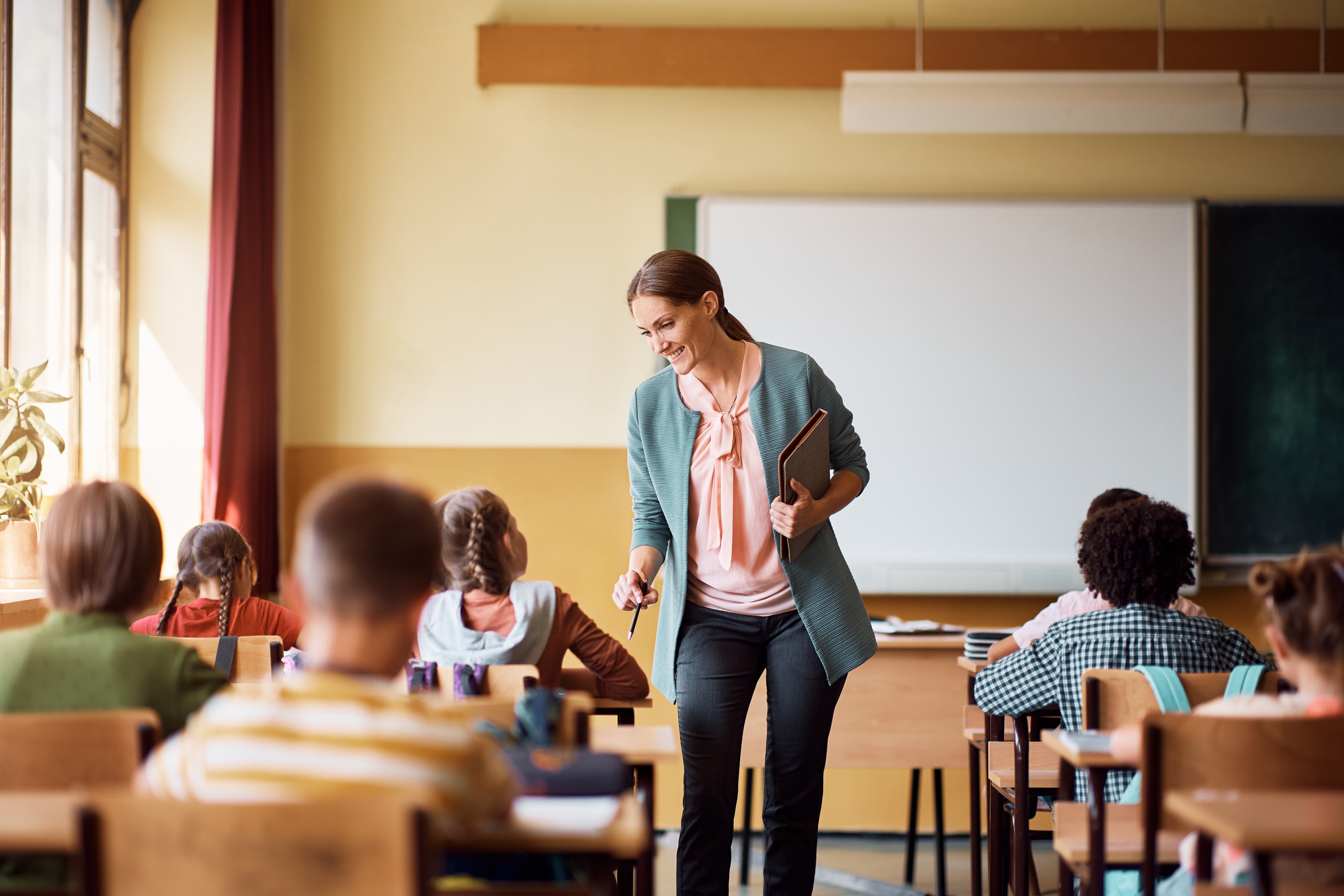 Učiteljica od dece tražila bračne savete, dobila LEKCIJU: Objasnili brak bolje nego odrasli za ceo život