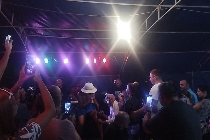 Vesna Vukelić Vendi, Era Ojdanić Vesna Vukelić Vendi, Era Ojdanić