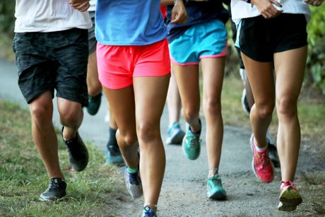 Trčanje vežbanje deca trče kros maraton Trčanje vežbanje deca trče kros maraton