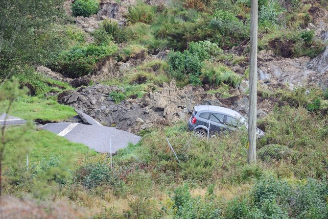 Obrušio se deo auto-puta u Švedskoj, švedska auto-put klizište