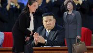 Kim Džong Una na sastanak sa Putinom pratilo i par žena: Ono što su držale u rukama mnogima je promaklo