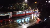 Stoje tramvaji na Banovom Brdu i u Bulevaru kralja Aleksandra: Zbog velike količine kiše začepljene šine?
