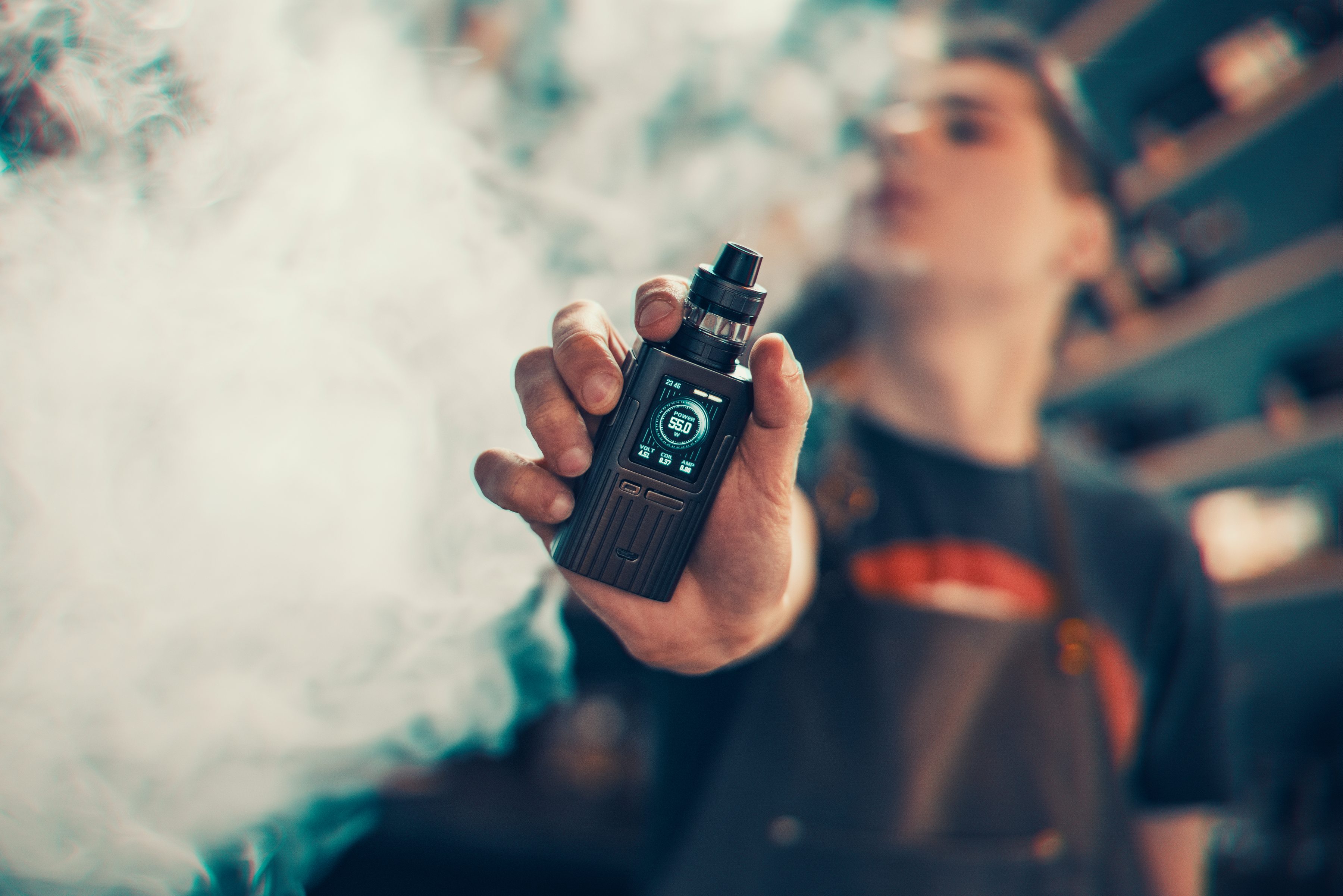 Šok prizor u parku: Životinja uhvaćena kako "puši" elektronsku cigaretu