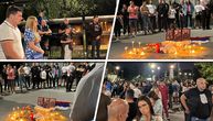 Muk i tišina ispred Hrama Svetog Save: Beograđani sa decom pale sveće za ubijene Srbe na Kosmetu